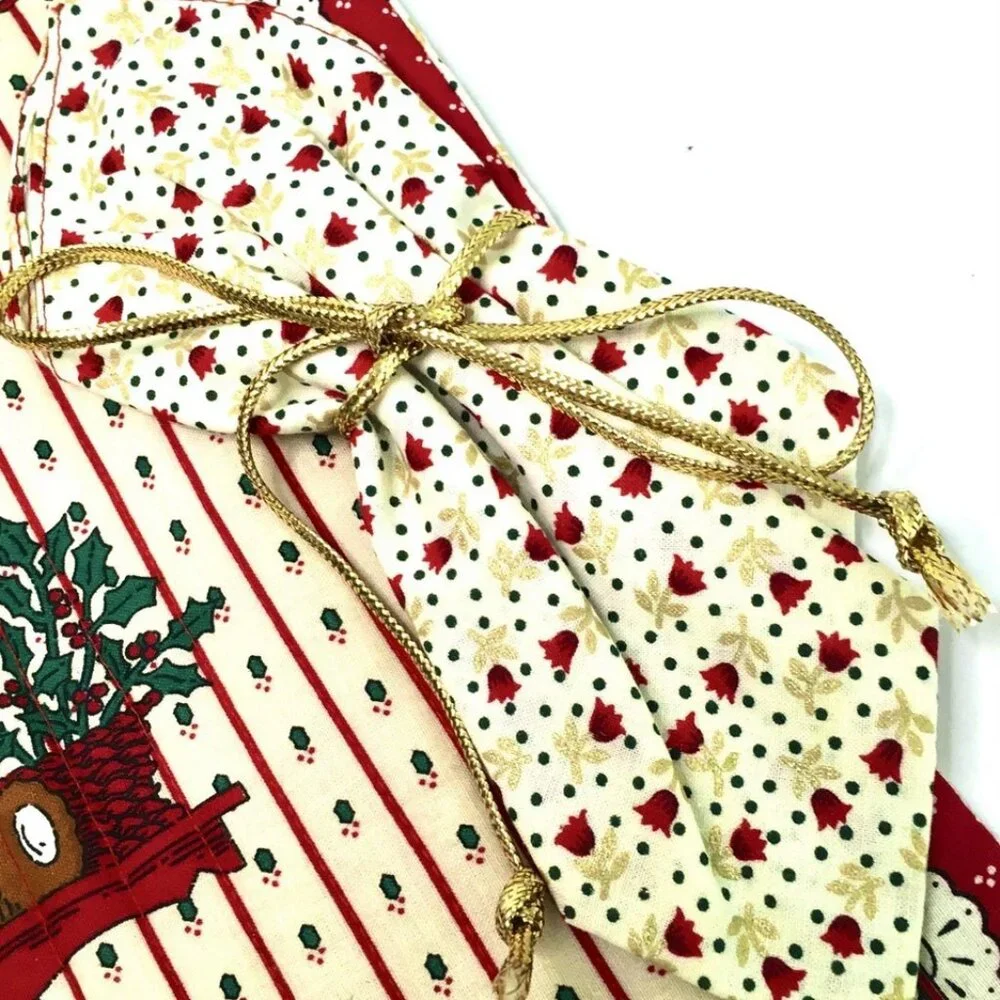 VTG 4 Quilted Holiday Placemats11”x15” 4 Matching Napkins Christmas Santa Angels
